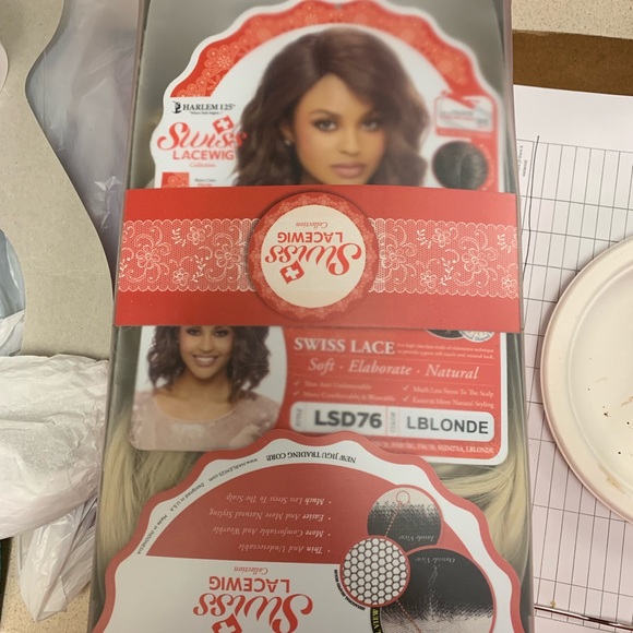 Blonde Swiss lace wig - Picture 4 of 4